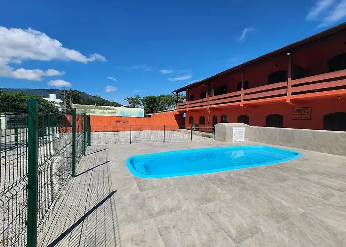 0001.07 - Maranduba - Apto - 2 Dormitório -Ar condicionado- 8 Pessoas - 2 Quadras Do Mar - Piscina - Wi-Fi (Excursão 96 Pessoas)